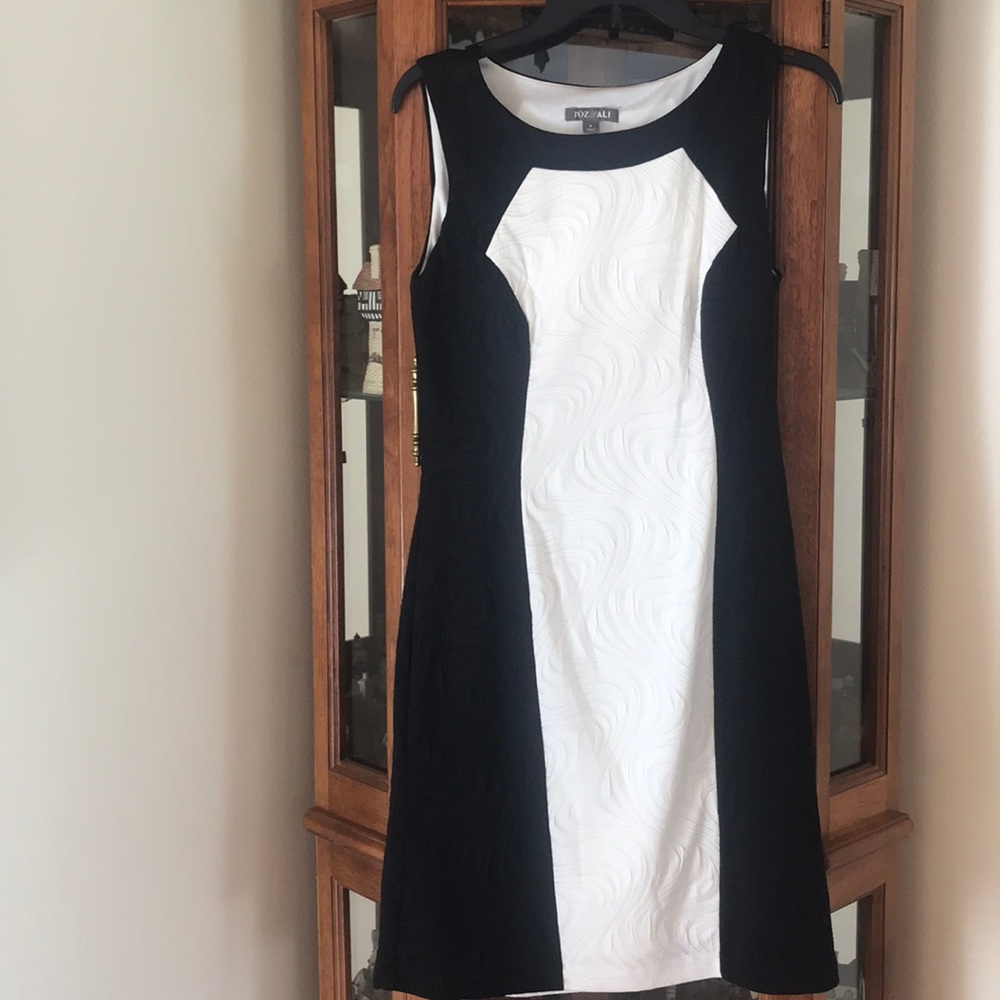 Roz &Ali White black dress